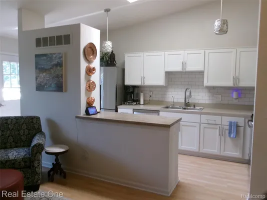 Property Slideshow image 3 of 21 | 62622 raleigh ct 3, Southlyoncity_oakland, MI, 48178