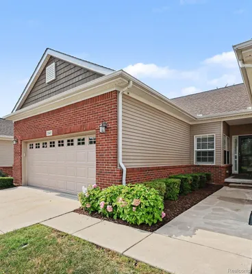 Property Slideshow image 3 of 24 | 3045 bridgewater rd 5, Auburnhillscity_oakland, MI, 48326