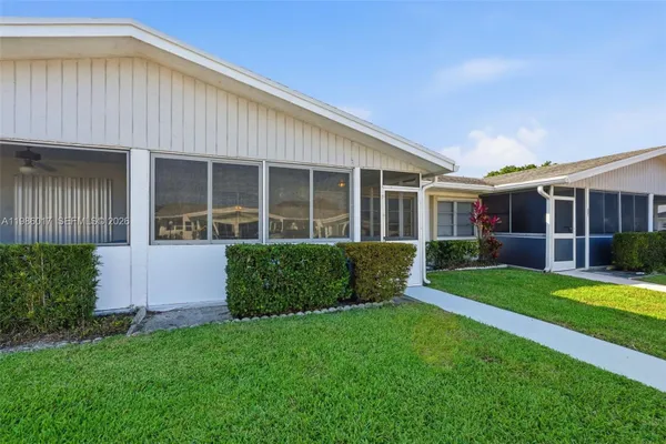 Property Slideshow image 2 of 60 | 3471 christopher st, West Palm Beach, FL, 33417