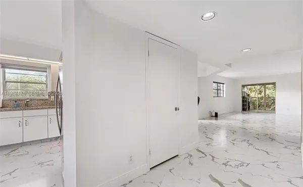 Property Slideshow image 2 of 20 | 1501 cayman way a4, Coconut Creek, FL, 33066