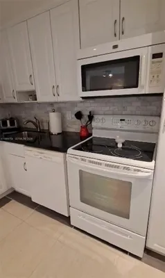 Property Slideshow image 2 of 35 | 3774 inverrary blvd 103p, Lauderhill, FL, 33319