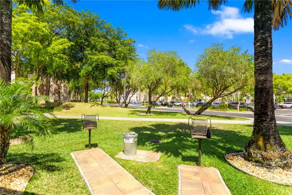 Property Slideshow image 2 of 61 | 7676 trent dr 308, Tamarac, FL, 33321