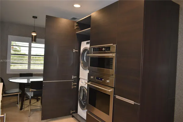 Property Slideshow image 3 of 54 | 71 eastgate dr d, Boynton Beach, FL, 33436