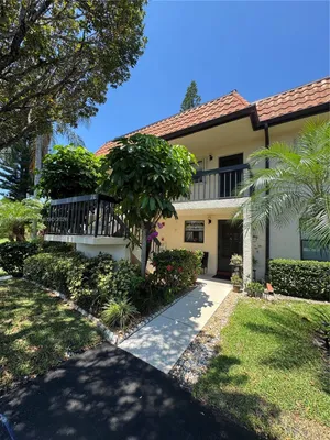 Property Slideshow image 2 of 11 | 7269 golf colony ct 202, Lake Worth, FL, 33467