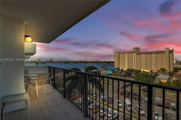 Property Slideshow image 2 of 65 | 1201 s ocean dr 604n, Hollywood, FL, 33019