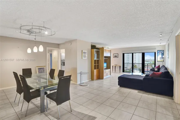 Property Slideshow image 3 of 65 | 1201 s ocean dr 604n, Hollywood, FL, 33019