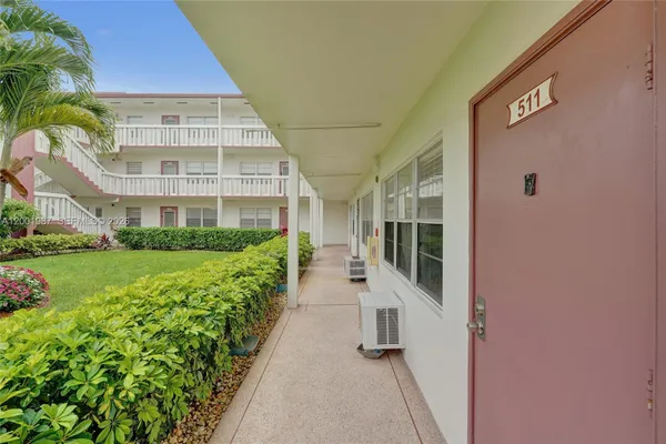 Property Slideshow image 2 of 22 | 511 fanshaw m 511 511, Boca Raton, FL, 33434