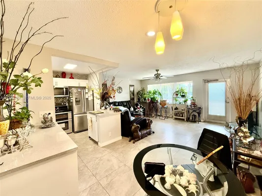 Property Slideshow image 2 of 15 | 431 chatham u u, West Palm Beach, FL, 33417