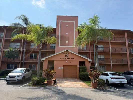 Property Slideshow image 2 of 22 | 571 sw 141st ave 208n, Pembroke Pines, FL, 33027