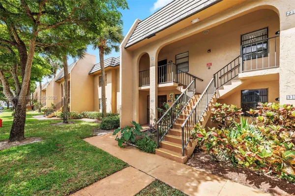 Property Slideshow image 3 of 42 | 145 lake nancy ln 230, West Palm Beach, FL, 33411