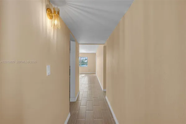 Property Slideshow image 3 of 16 | 18900 ne 3rd ct 520, Miami, FL, 33179