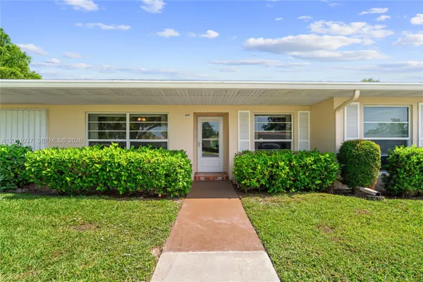 Property Slideshow image 2 of 27 | 8887 bella vista dr 8887, Boca Raton, FL, 33433