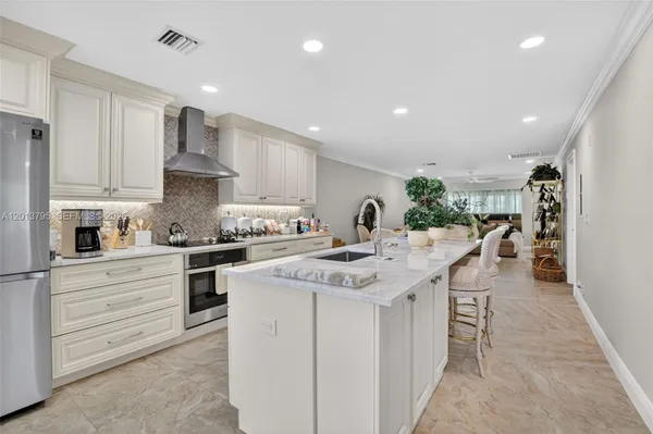 Property Slideshow image 2 of 40 | 8749 belle aire dr, Boca Raton, FL, 33433