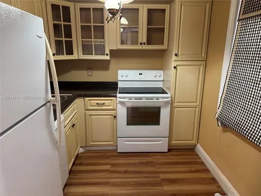 Property Slideshow image 2 of 13 | 3774 inverrary blvd 106p, Lauderhill, FL, 33319