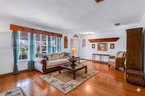 Property Slideshow image 3 of 22 | 4605 nw 47th ct, Tamarac, FL, 33319