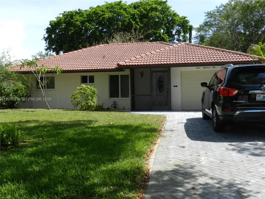Property Slideshow image 2 of 33 | 305 nw 42nd st, Boca Raton, FL, 33431