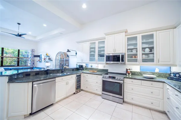 Property Slideshow image 3 of 84 | 7543 via grande, Boynton Beach, FL, 33437