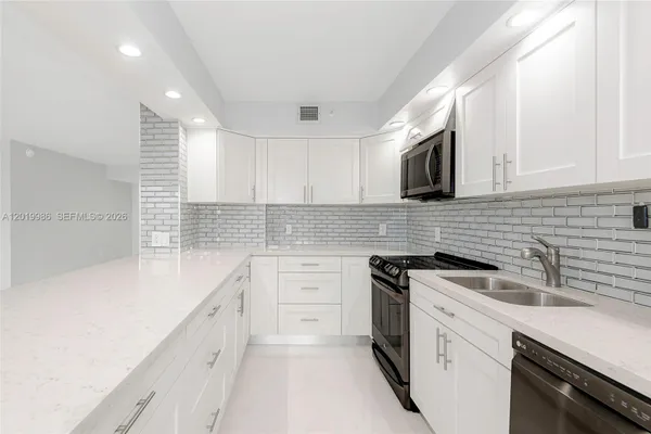 Property Slideshow image 3 of 61 | 1201 s ocean dr 610n, Hollywood, FL, 33019