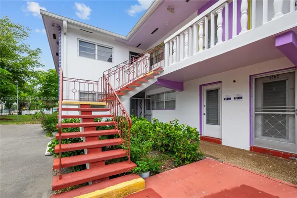 Property Slideshow image 2 of 19 | 245 ne 191st st 3014, Miami, FL, 33179