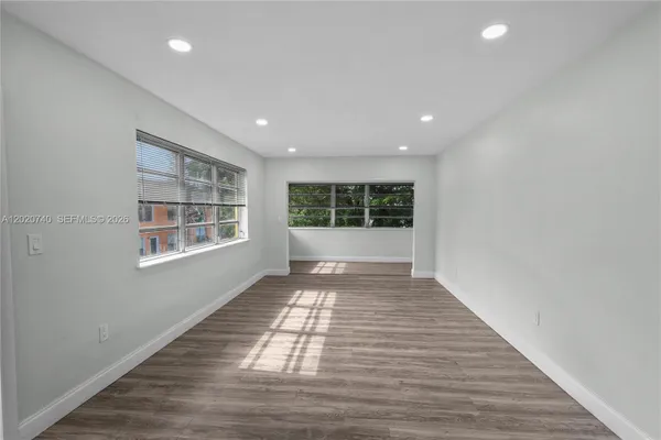 Property Slideshow image 3 of 19 | 245 ne 191st st 3014, Miami, FL, 33179