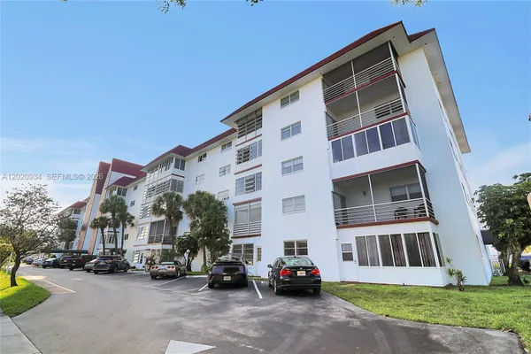 Property Slideshow image 2 of 22 | 4851 nw 21st st 107, Lauderhill, FL, 33313