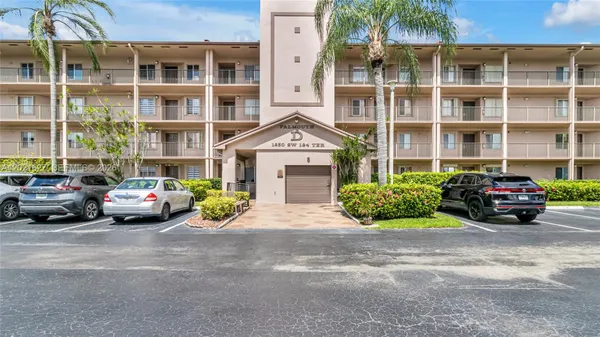 Property Slideshow image 3 of 40 | 1650 sw 124th ter 211d, Pembroke Pines, FL, 33027