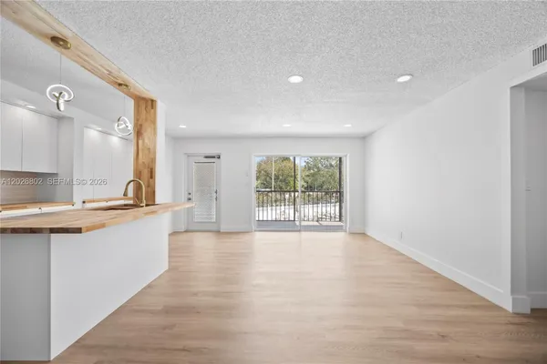 Property Slideshow image 3 of 24 | 7511 s oriole blvd 201, Delray Beach, FL, 33446