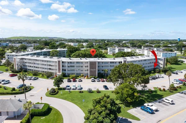 Property Slideshow image 2 of 39 | 156 e grantham e 156, Deerfield Beach, FL, 33442