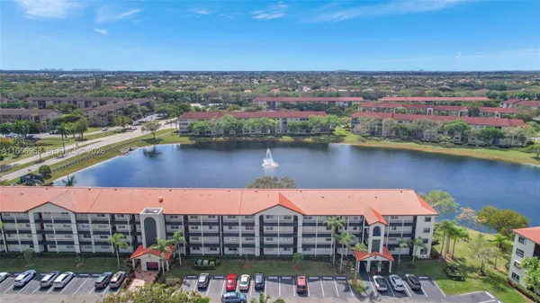 Property Slideshow image 2 of 41 | 12900 sw 13th st 214e, Pembroke Pines, FL, 33027
