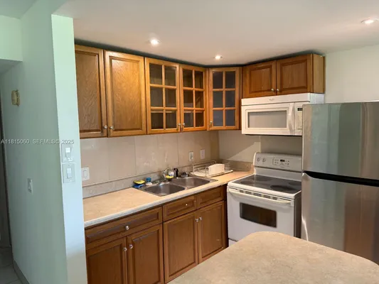 Property Slideshow image 3 of 11 | 217 suffolk f 217 217, Boca Raton, FL, 33434