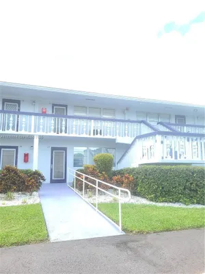 Property Slideshow image 2 of 10 | 82 oakridge g 82 82, Deerfield Beach, FL, 33442
