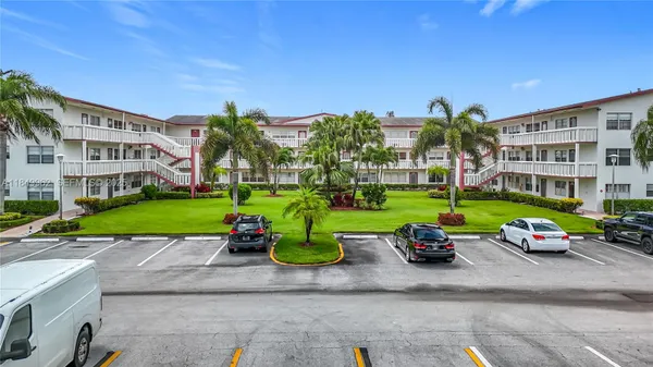 Property Slideshow image 2 of 41 | 618 fanshaw o 618, Boca Raton, FL, 33434