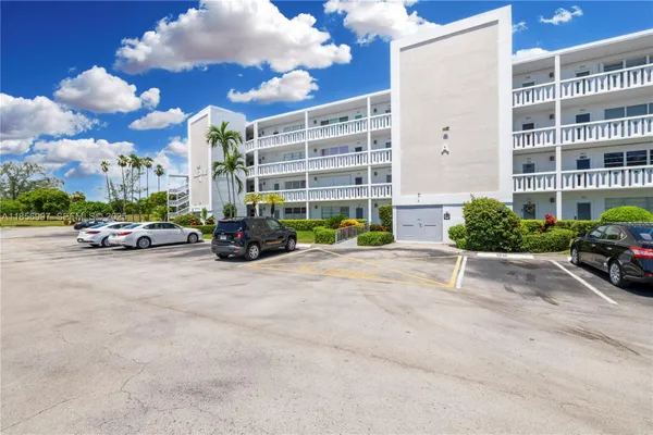 Property Slideshow image 2 of 22 | 1010 ellesmere a 1010, Deerfield Beach, FL, 33442