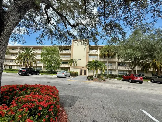 Property Slideshow image 2 of 57 | 2405 antigua cir m4, Coconut Creek, FL, 33066