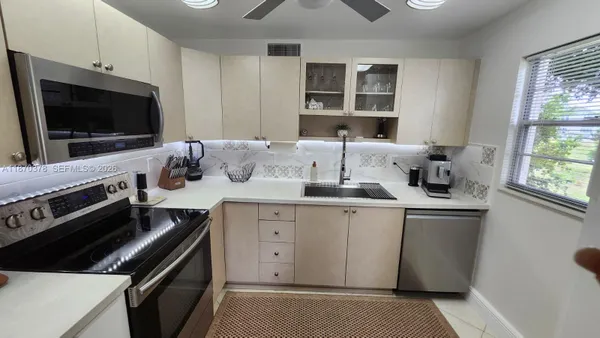 Property Slideshow image 3 of 46 | 2001 ventnor g 2001 2001, Deerfield Beach, FL, 33442