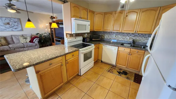 Property Slideshow image 2 of 46 | 3009 ventnor g 3009 3009, Deerfield Beach, FL, 33442