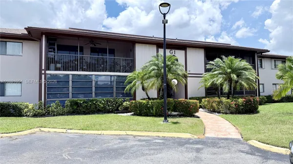 Property Slideshow image 2 of 35 | 9794 n belfort cir 202, Tamarac, FL, 33321