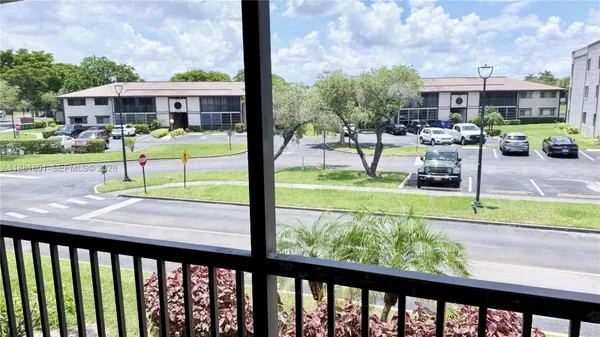 Property Slideshow image 3 of 35 | 9794 n belfort cir 202, Tamarac, FL, 33321