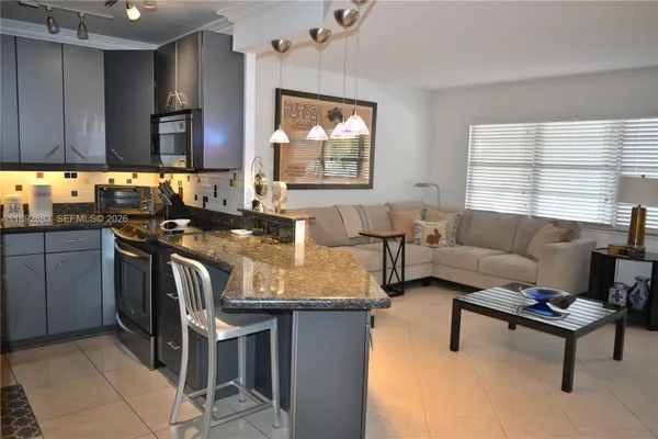 Property Slideshow image 2 of 19 | 2011 cornwall a a, Boca Raton, FL, 33434