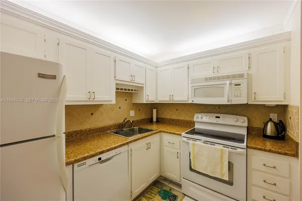 Property Slideshow image 3 of 51 | 4750 nw 22nd ct 211, Lauderhill, FL, 33313