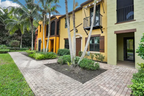 Property Slideshow image 3 of 27 | 9064 capistrano st n 5004, Naples, FL, 34113