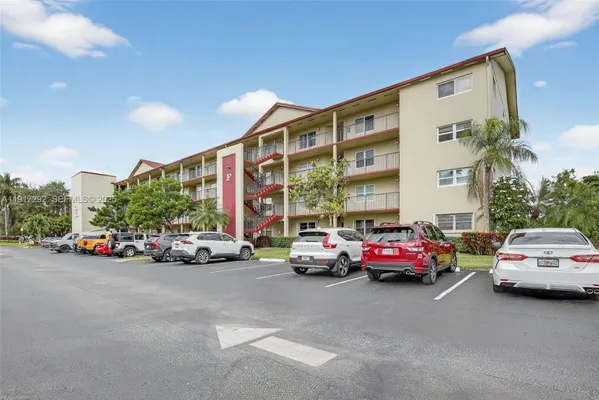 Property Slideshow image 3 of 33 | 701 sw 128th ave 310f, Pembroke Pines, FL, 33027
