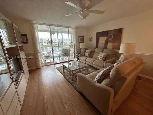 Property Slideshow image 2 of 43 | 324 se 10th st 207, Dania Beach, FL, 33004