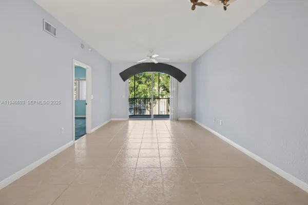 Property Slideshow image 3 of 24 | 7623 southampton ter 312, Tamarac, FL, 33321