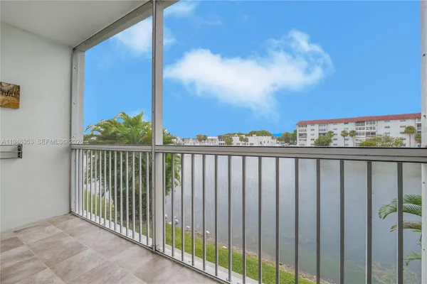 Property Slideshow image 3 of 34 | 4751 nw 21st st 211, Lauderhill, FL, 33313