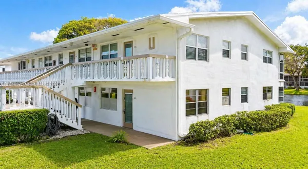 Property Slideshow image 2 of 12 | 573 durham u 573 573, Deerfield Beach, FL, 33442