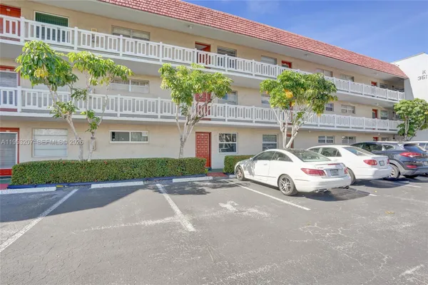Property Slideshow image 2 of 47 | 3511 inverrary dr 107, Lauderhill, FL, 33319