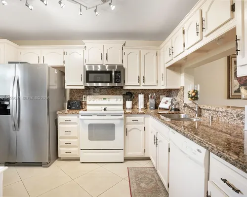 Property Slideshow image 3 of 39 | 3591 environ blvd a404, Lauderhill, FL, 33319