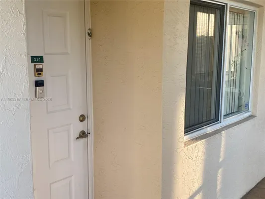 Property Slideshow image 2 of 42 | 9551 weldon cir e314, Fort Lauderdale, FL, 33321
