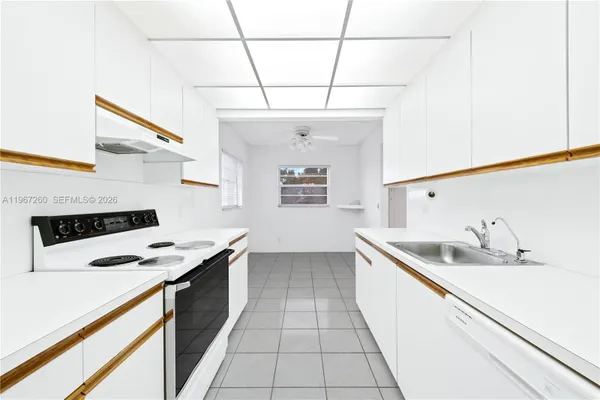 Property Slideshow image 3 of 27 | 12701 sw 13th st 314f, Pembroke Pines, FL, 33027